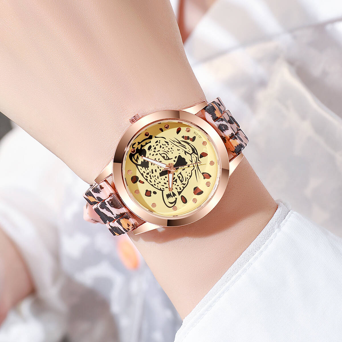2PCS/Set Fashion Women Watches - đánh giá và giá Silicone Band Women